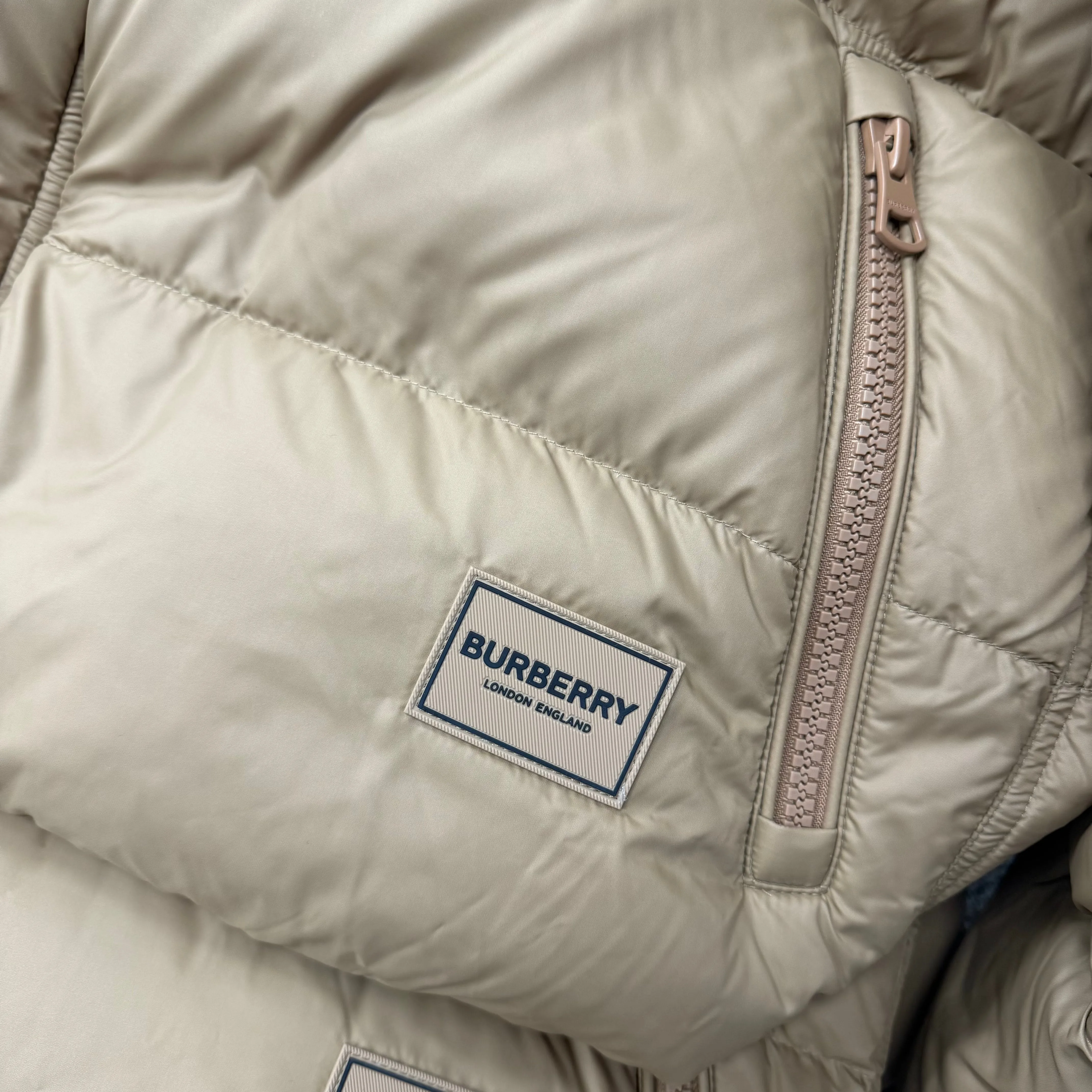 BURBERRY HALSBY PUFFER JACKET BEIGE