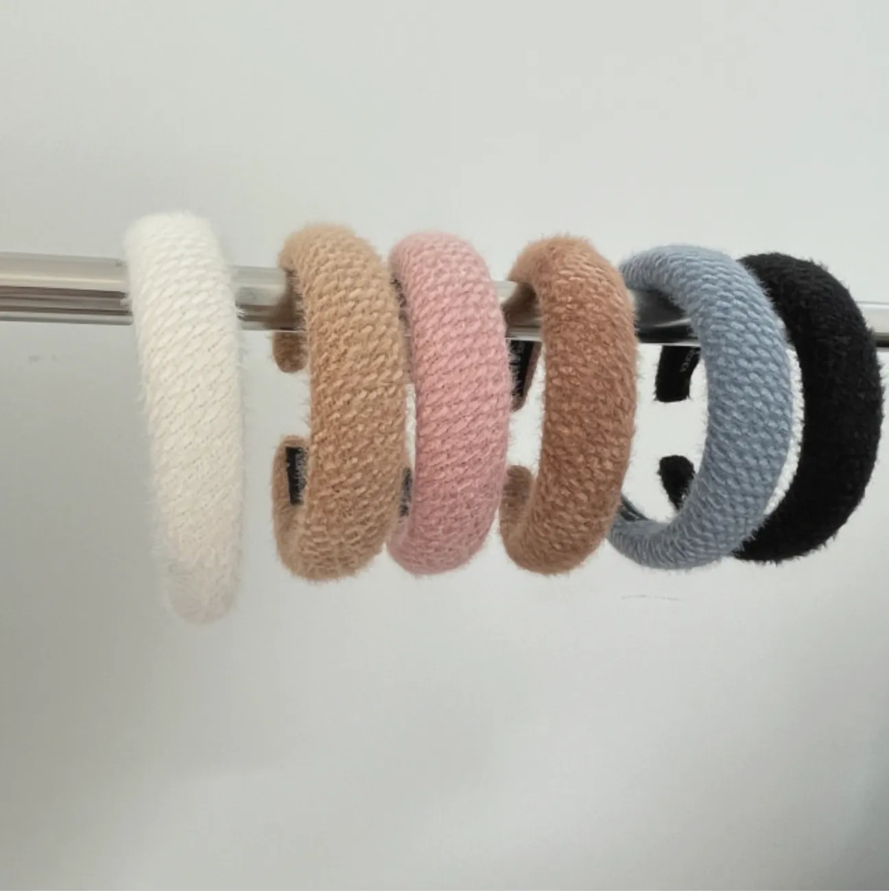 EMMA Padded fuzzy headband