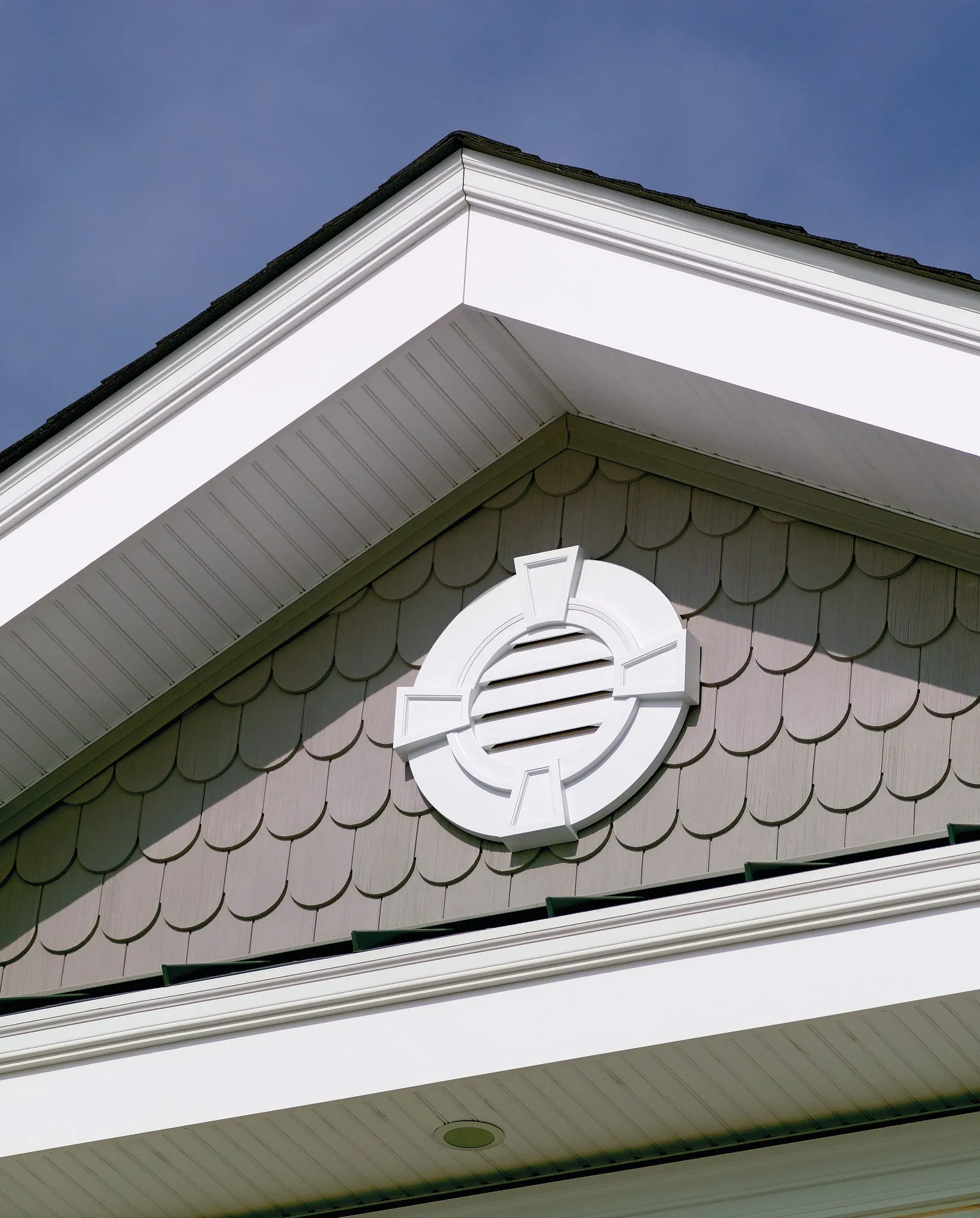 Functional Louver Round with Flat Trim and Keystones