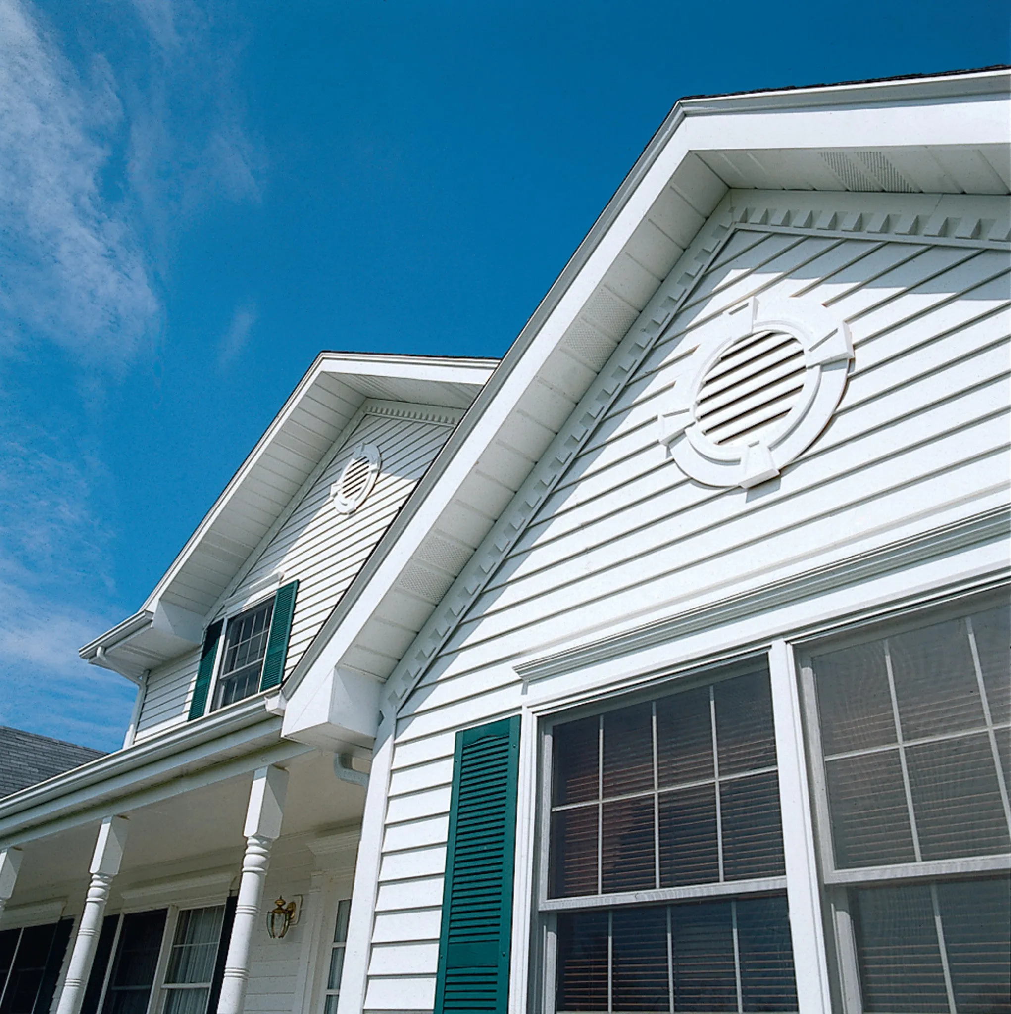 Functional Louver Round with Flat Trim and Keystones