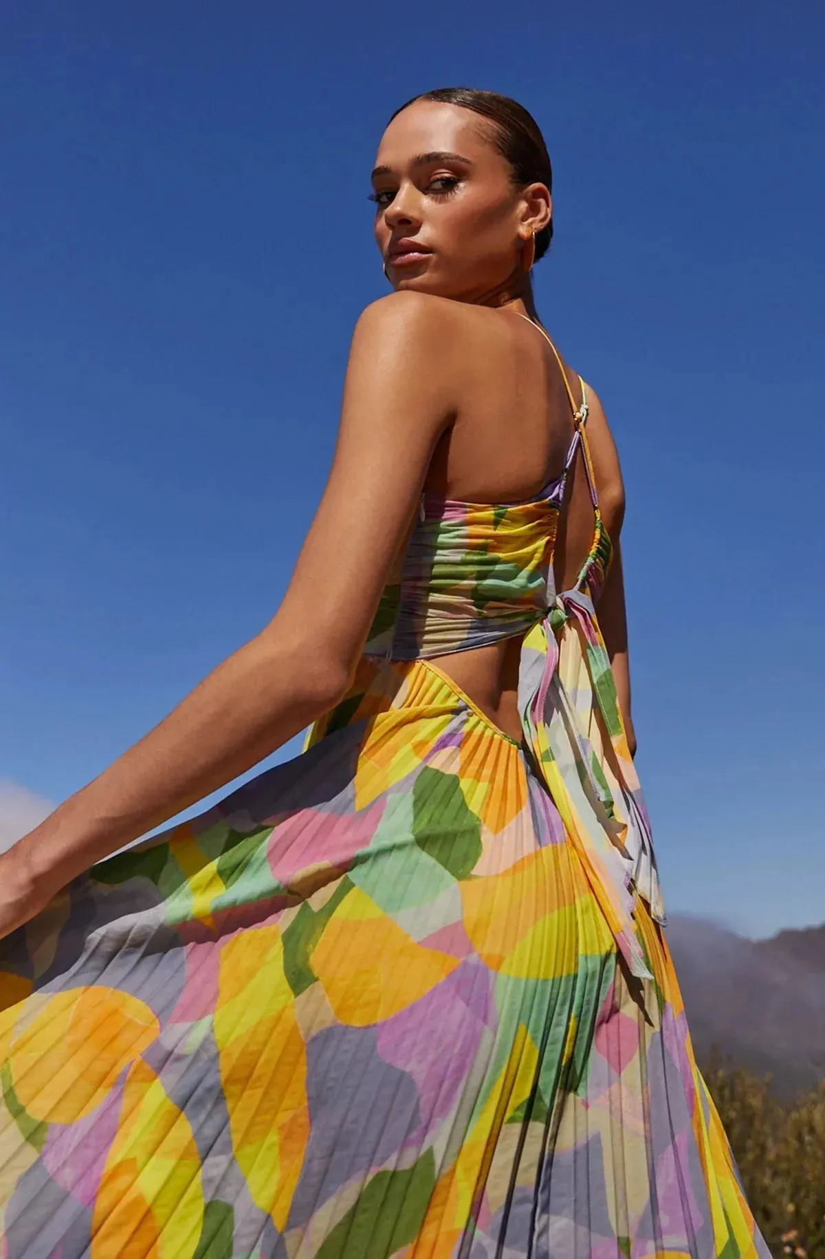 Gisele - Pleated Midi Dress with Tropical Print and Bow Accents