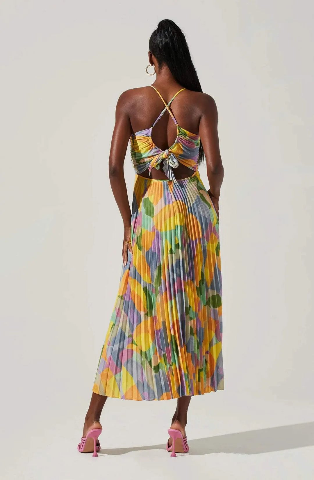 Gisele - Pleated Midi Dress with Tropical Print and Bow Accents