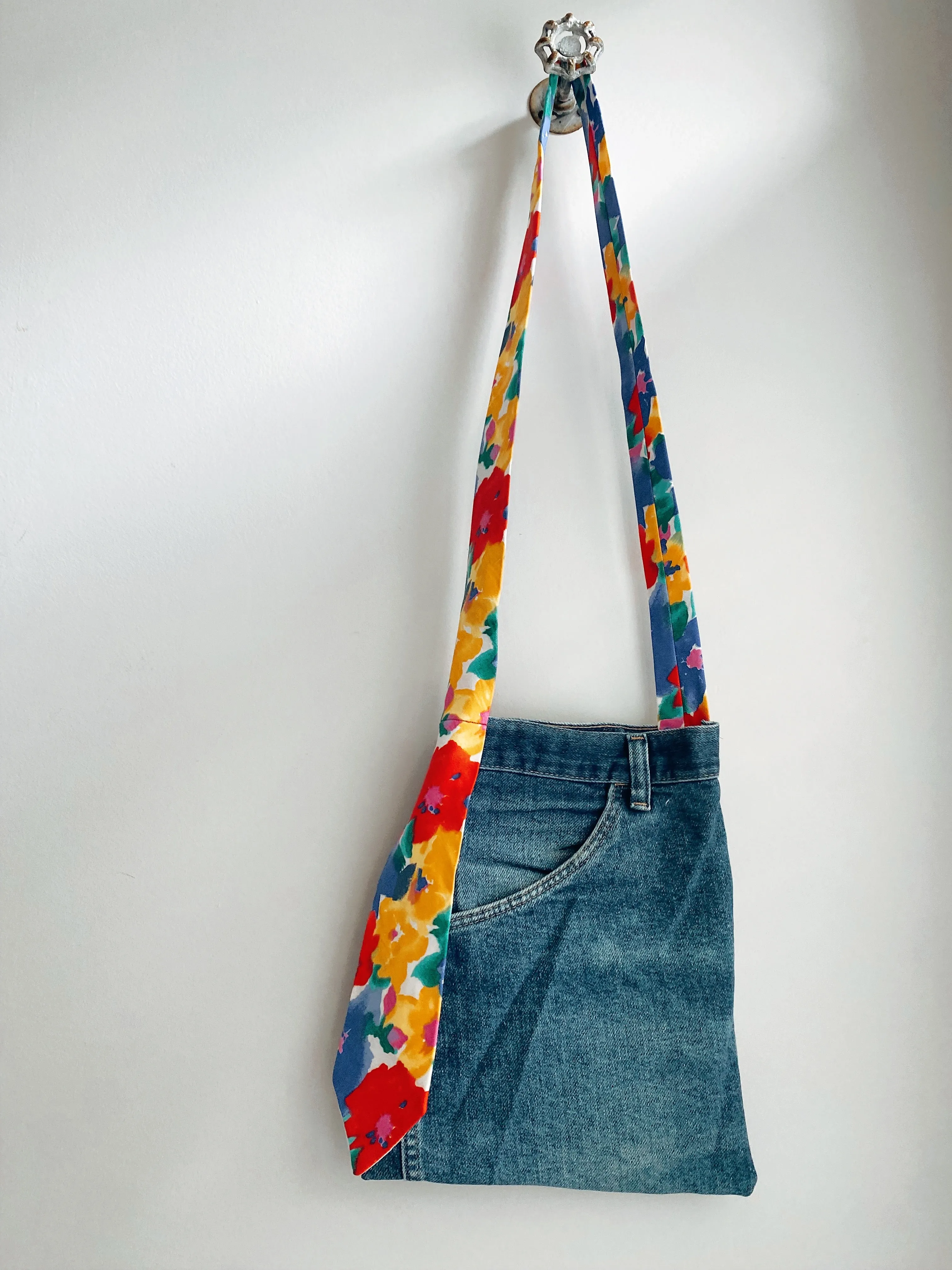 Vintage Floral 90's Tie Pocket Purse