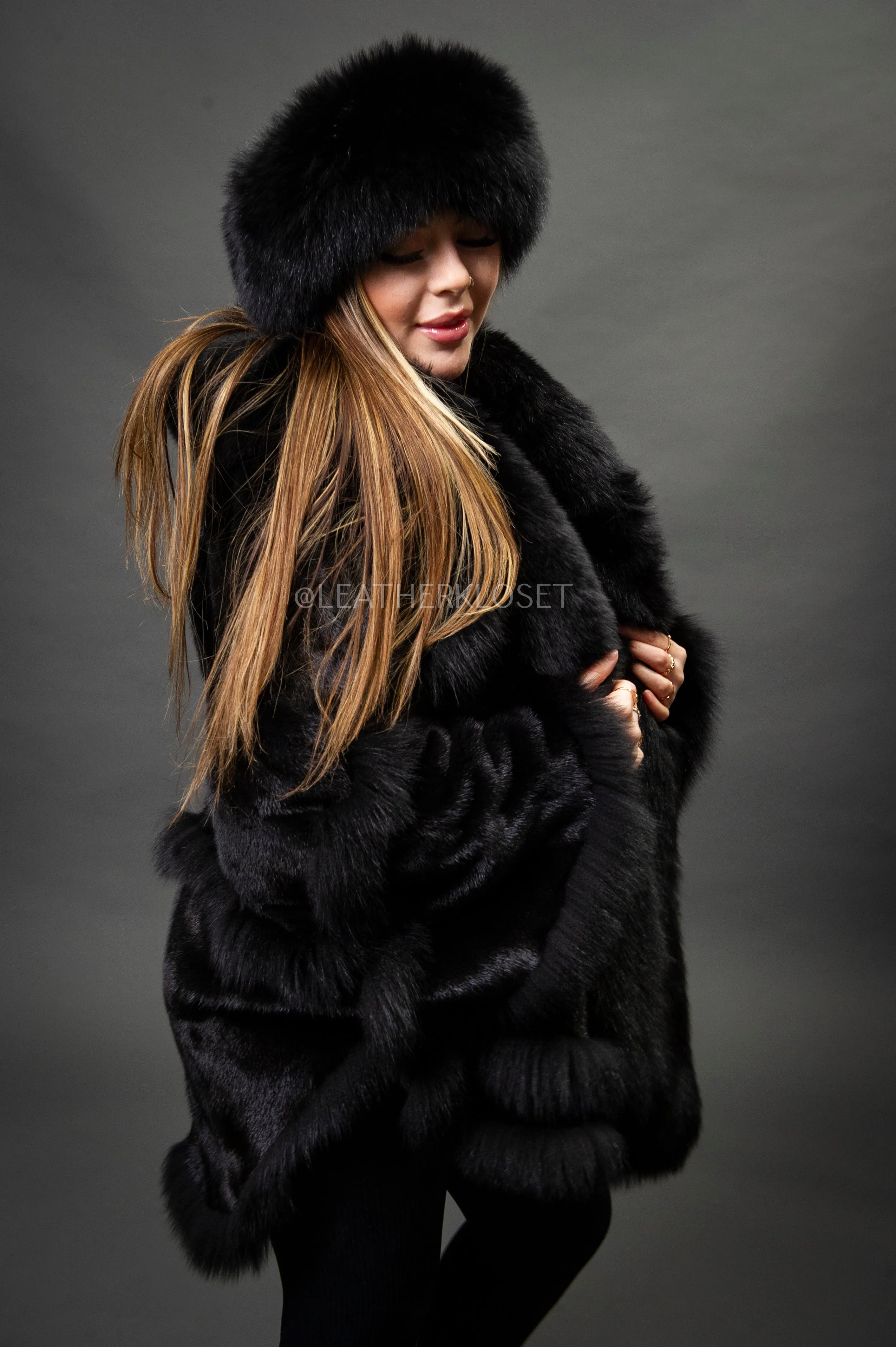 Women's Mink Poncho With Matching Headband [Black]