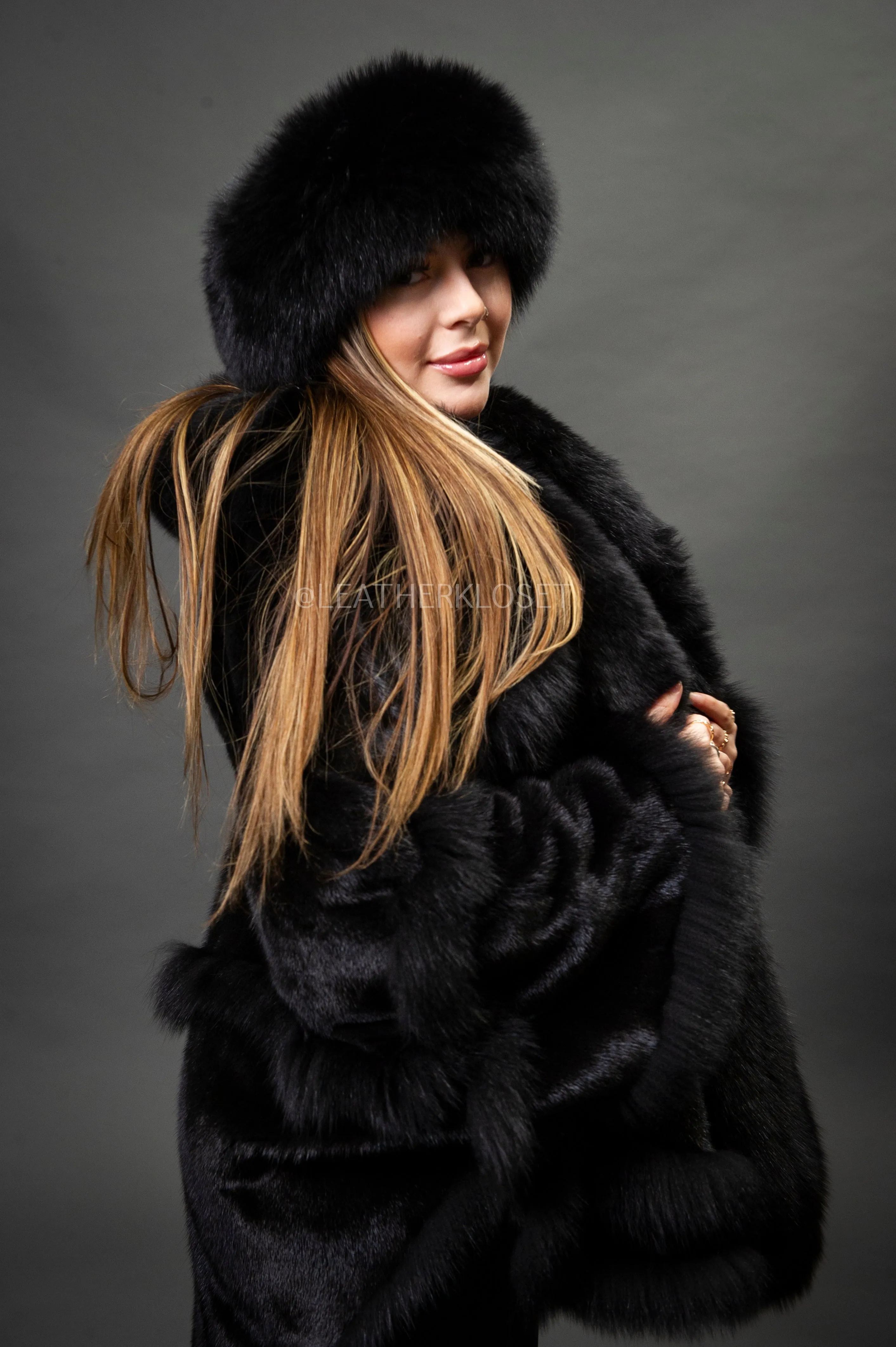 Women's Mink Poncho With Matching Headband [Black]